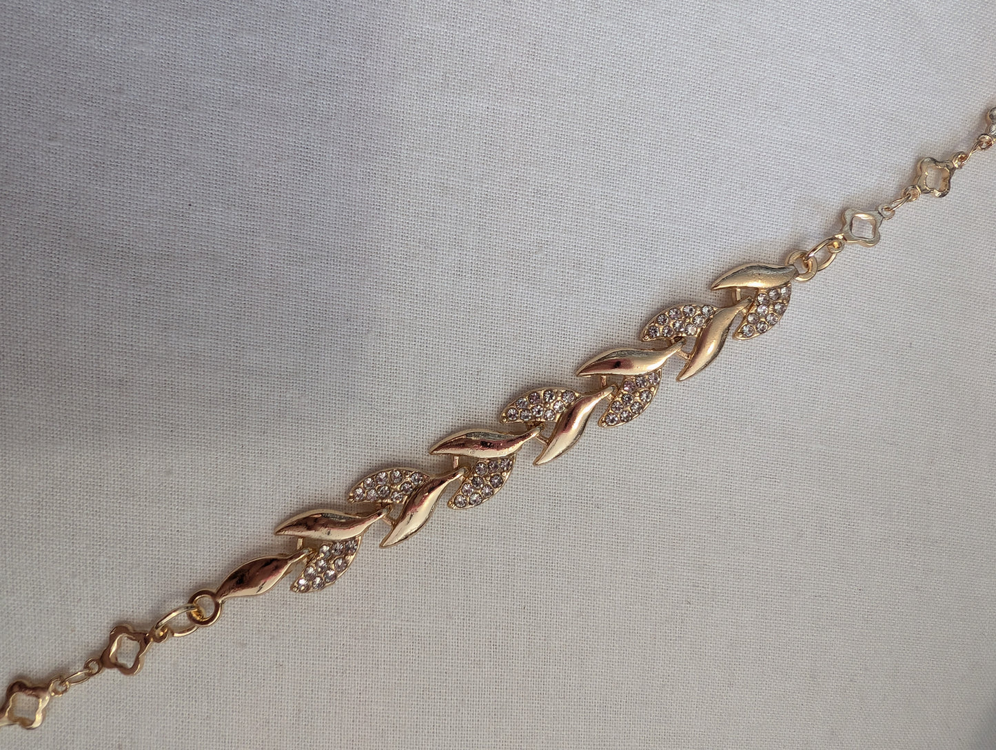 3 gold flower bracelet